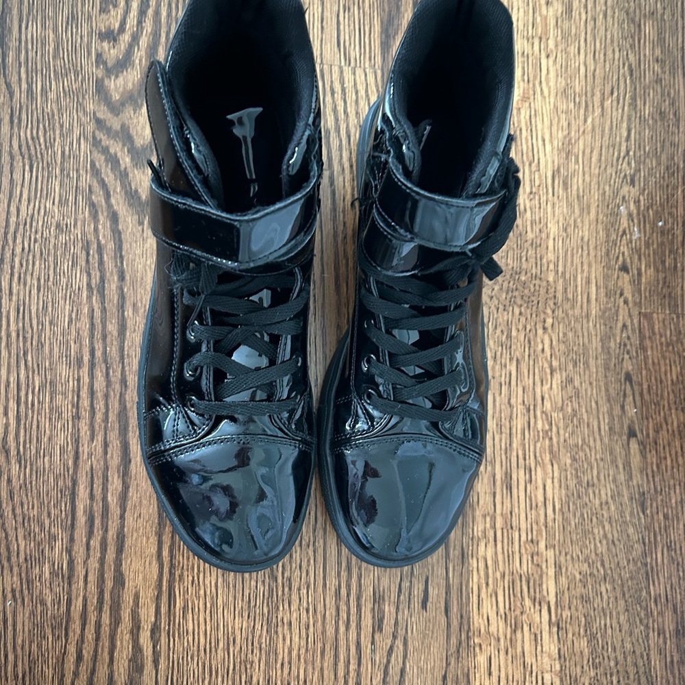 Black Platform Shoes with Glossy Finish and Velcro Strap